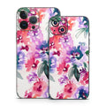 Blurred Flowers - Apple iPhone 13 Skin